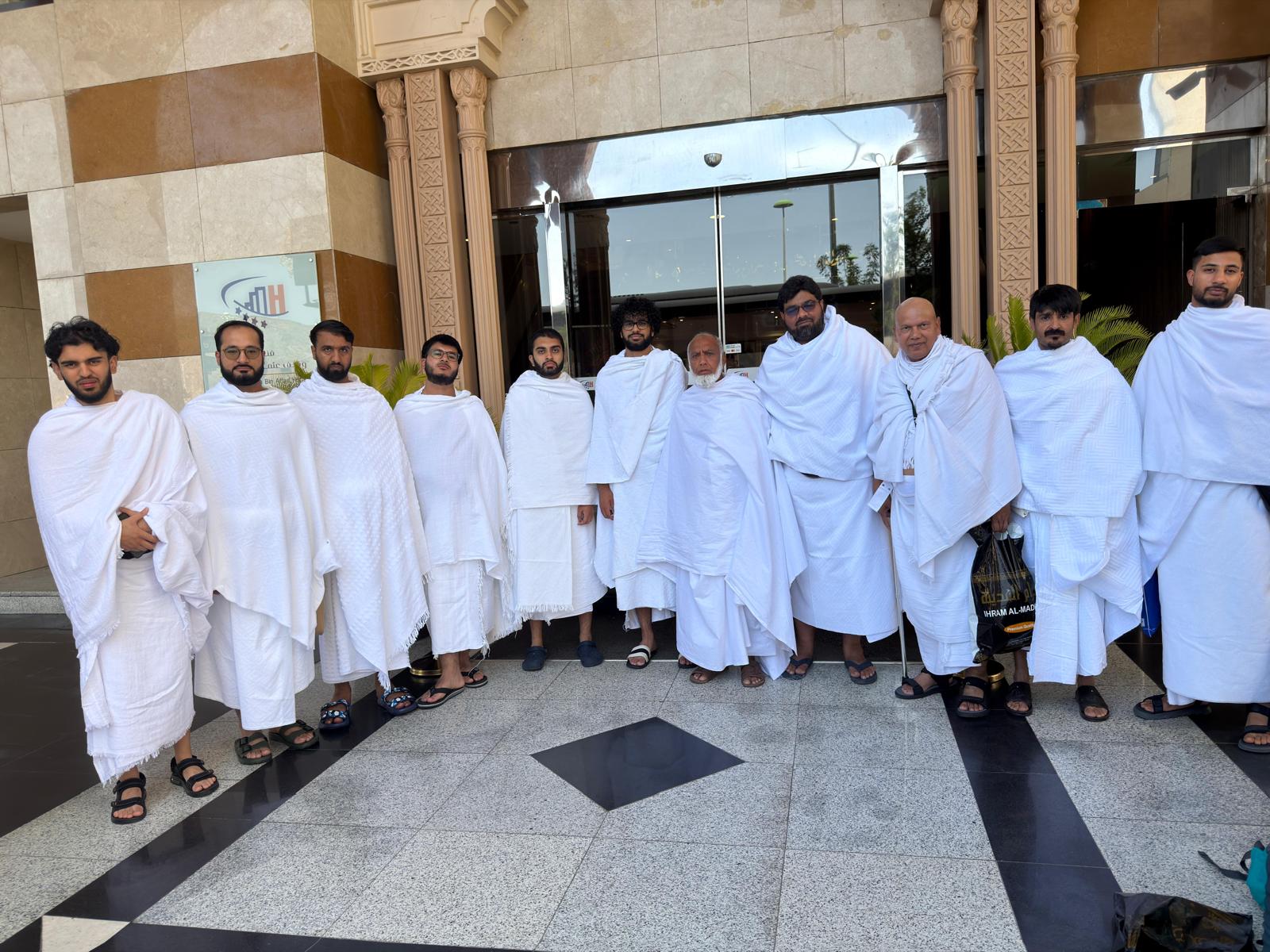 HR Travels pilgrims in Ihram